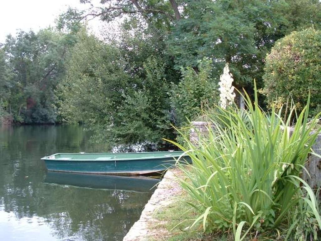Mansle-les-Fontaines La Fontaine Des Arts B&B 외부 사진