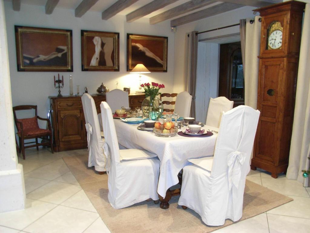 Mansle-les-Fontaines La Fontaine Des Arts B&B 외부 사진
