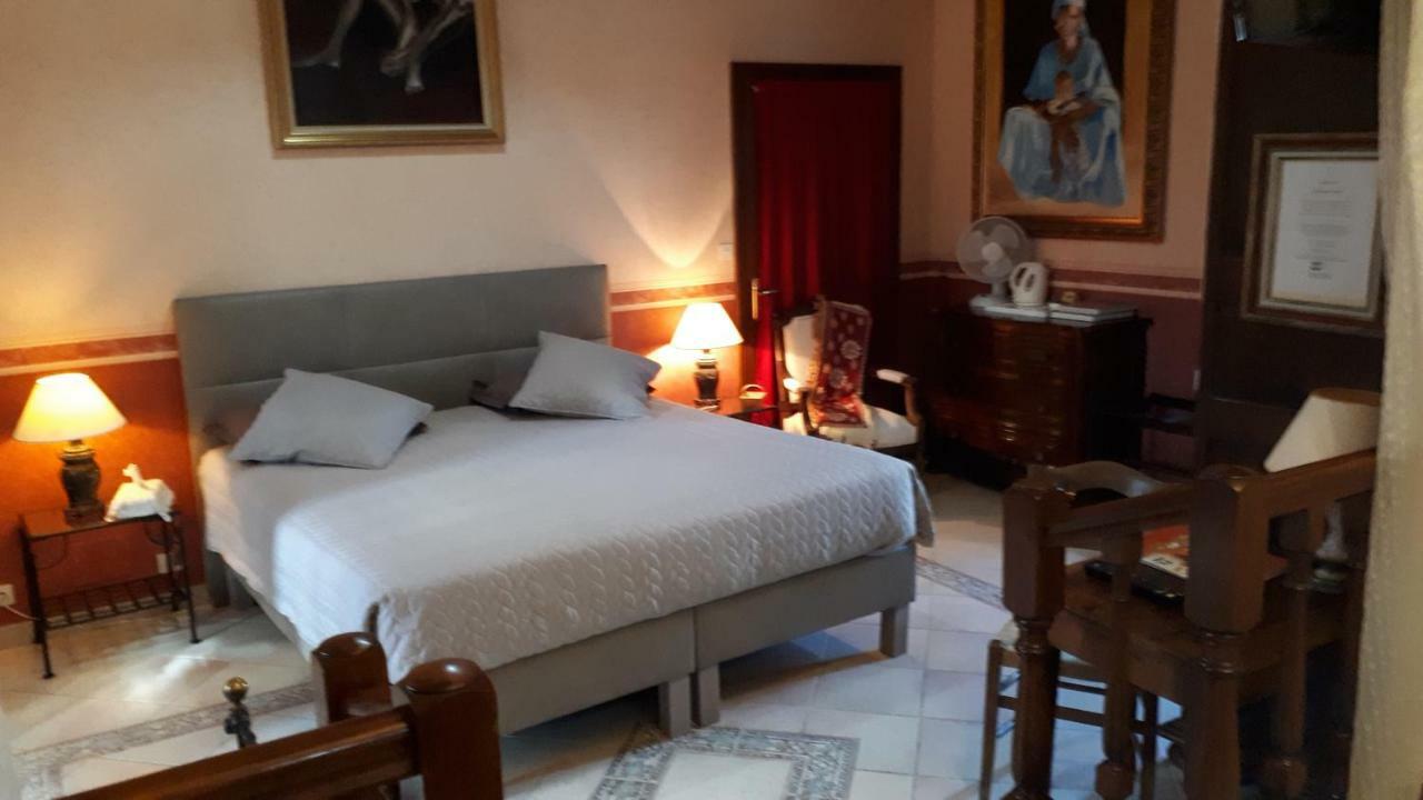 Mansle-les-Fontaines La Fontaine Des Arts B&B 외부 사진