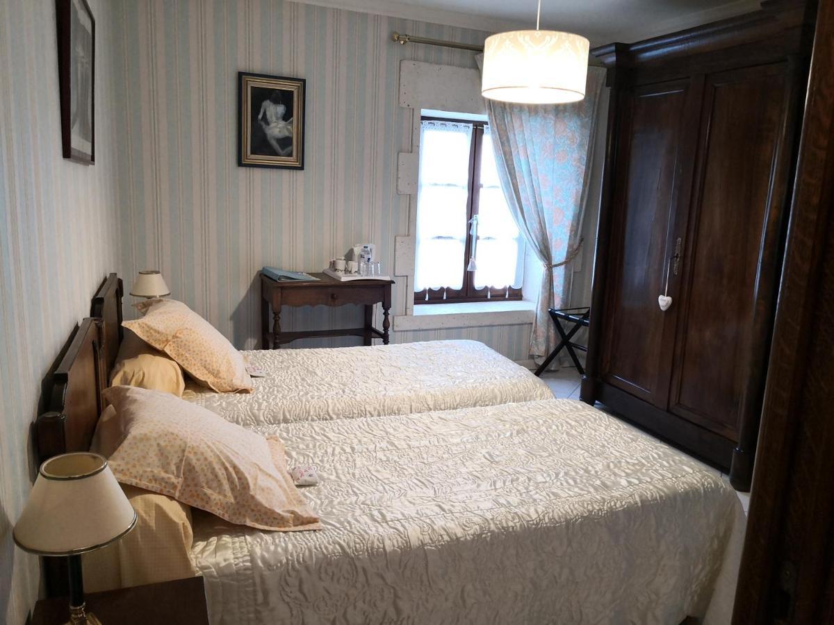 Mansle-les-Fontaines La Fontaine Des Arts B&B 외부 사진